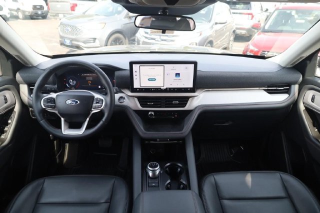 Certified 2025 Ford Explorer Active w/ Active Comfort Package AWD/4WD image 28