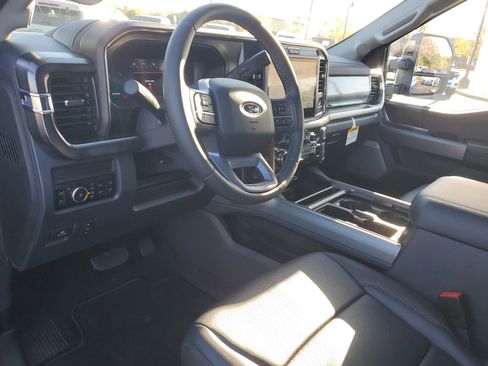 New 2026 Ford F250 Lariat w/ Black Appearance Package image 18