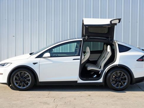 Used 2023 Tesla Model X Standard Range image 50