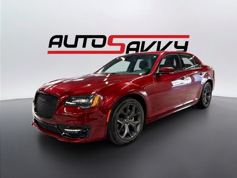 Used 2023 Chrysler 300 S w/ Comfort Group RWD image 3