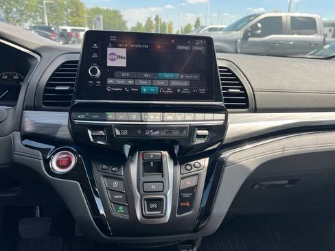 Used 2025 Honda Odyssey Elite image 12