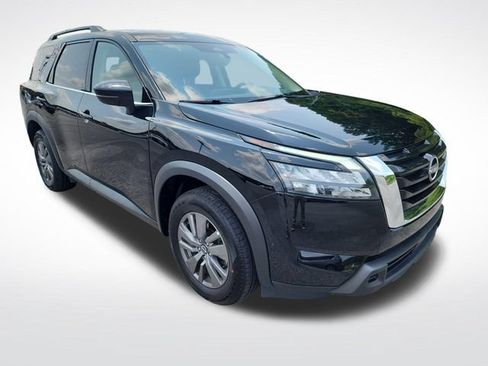 Used 2025 Nissan Pathfinder SV AWD/4WD image 7