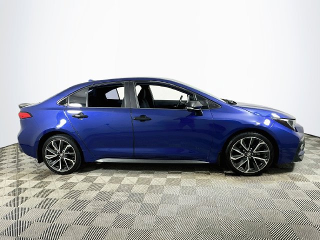 Used 2020 Toyota Corolla SE FWD image 2