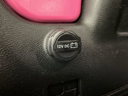 Used 2018 Jeep Wrangler Unlimited Sahara image 27