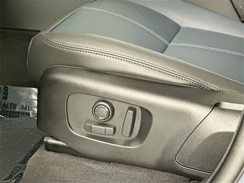 Used 2026 Land Rover Range Rover Velar Dynamic SE image 17