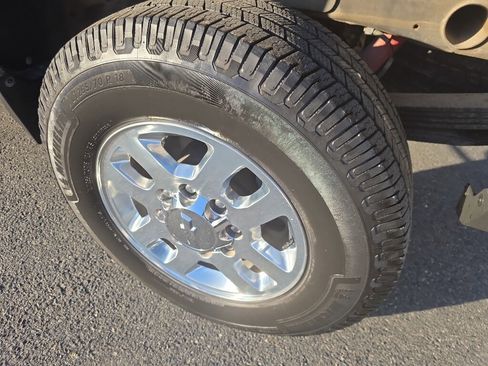 Used 2015 Chevrolet Silverado 2500 LT w/ LT Convenience Package image 10