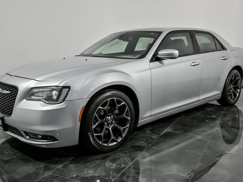 Used 2020 Chrysler 300 S image 5