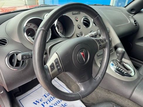 Used 2006 Pontiac Solstice Convertible w/ Premium Package RWD image 6
