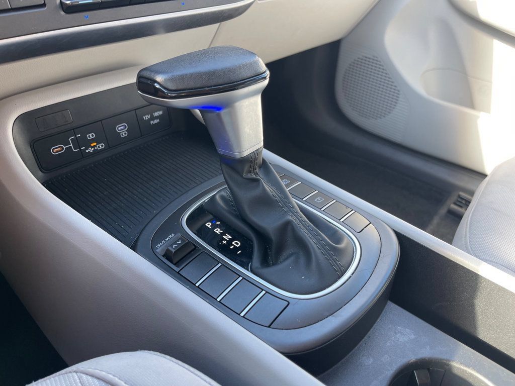 Used 2025 Hyundai Kona SEL FWD image 19