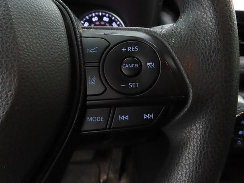 Used 2019 Toyota RAV4 XLE w/ Convenience Package FWD image 13