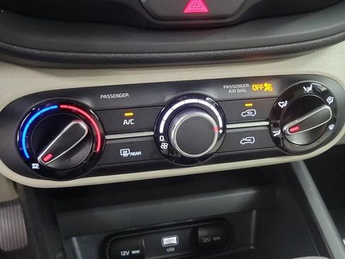 Certified 2023 Kia Soul LX FWD image 30