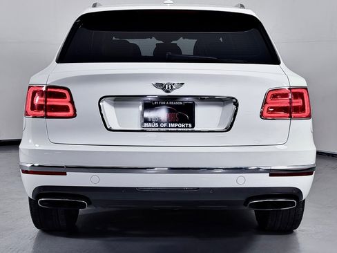 Used 2018 Bentley Bentayga image 8