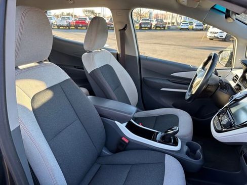 Used 2017 Chevrolet Bolt LT FWD image 34