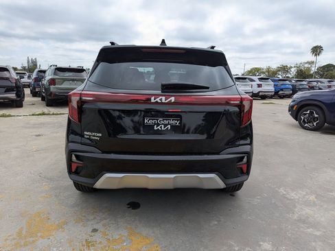 New 2026 Kia Seltos S FWD image 7