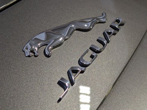 Used 2016 Jaguar F-TYPE Convertible image 18