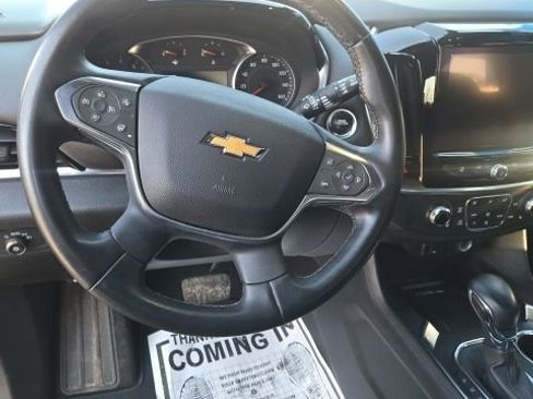 Used 2023 Chevrolet Traverse LT image 13