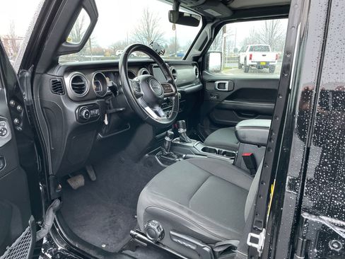 Used 2020 Jeep Wrangler Unlimited Sahara w/ Uconnect 4C Nav & Sound Group image 10