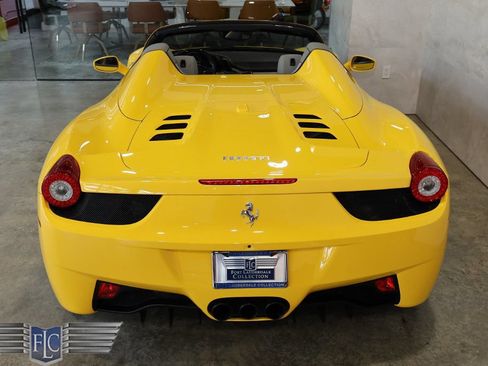 Used 2015 Ferrari 458 Spider RWD image 14