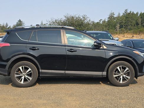 Used 2017 Toyota RAV4 XLE w/ Plus Special Value Package AWD/4WD image 4