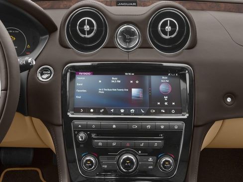 Used 2018 Jaguar XJ L Portfolio AWD/4WD image 10