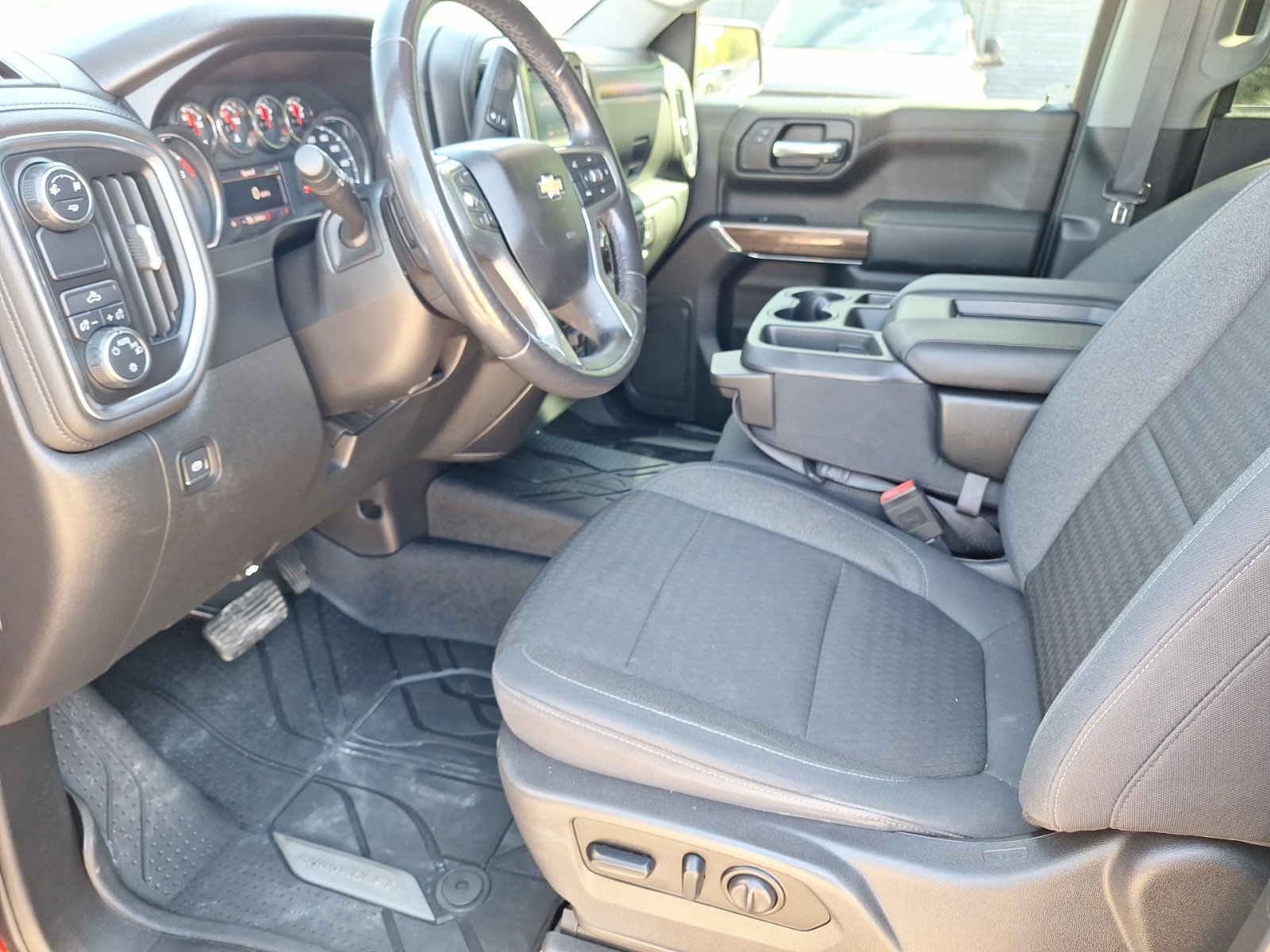 Used 2019 Chevrolet Silverado 1500 LT w/ Texas Edition RWD image 16