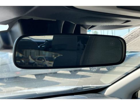 Used 2024 Subaru Crosstrek 2.0i Premium image 24