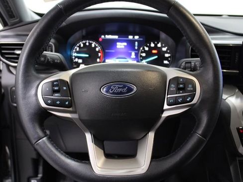 Used 2023 Ford Explorer XLT w/ Equipment Group 202A image 39