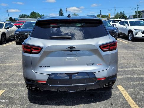 Used 2024 Chevrolet Blazer RS w/ Enhanced Convenience Package FWD image 5