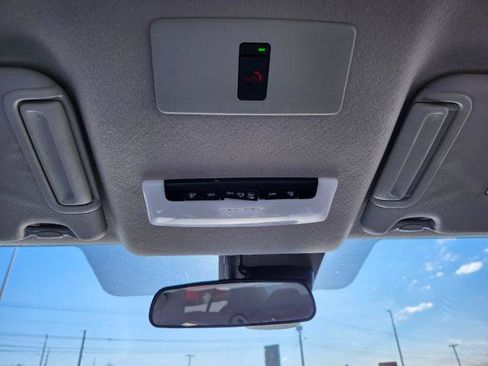 Certified 2025 Nissan Versa SR w/ Trunk Package image 27