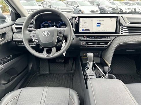 Used 2025 Toyota Camry XLE image 15