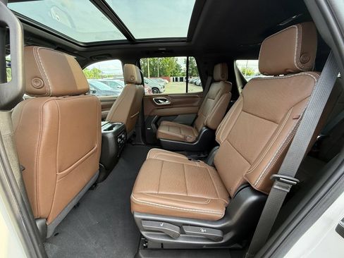 Used 2024 Chevrolet Tahoe High Country AWD/4WD image 26
