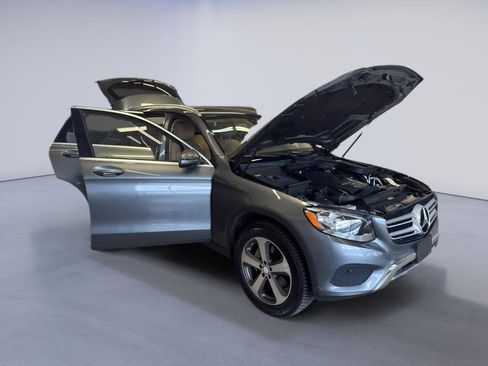 Used 2016 Mercedes-Benz GLC 300 4MATIC w/ Multimedia Package image 8