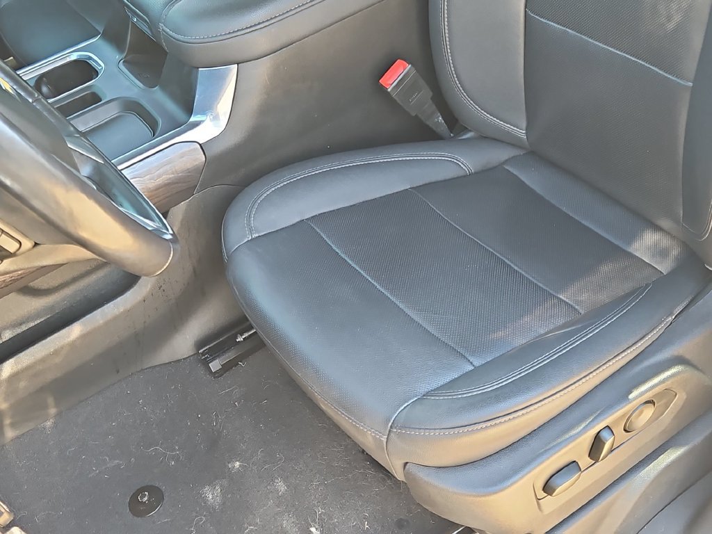 Used 2022 Chevrolet Silverado 1500 LTZ w/ LTZ Convenience Package II AWD/4WD image 16
