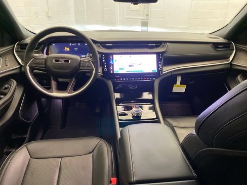 Certified 2026 Jeep Grand Cherokee Limited AWD/4WD image 20
