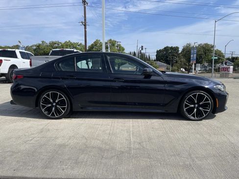 Used 2023 BMW 540i w/ M Sport Package RWD image 2