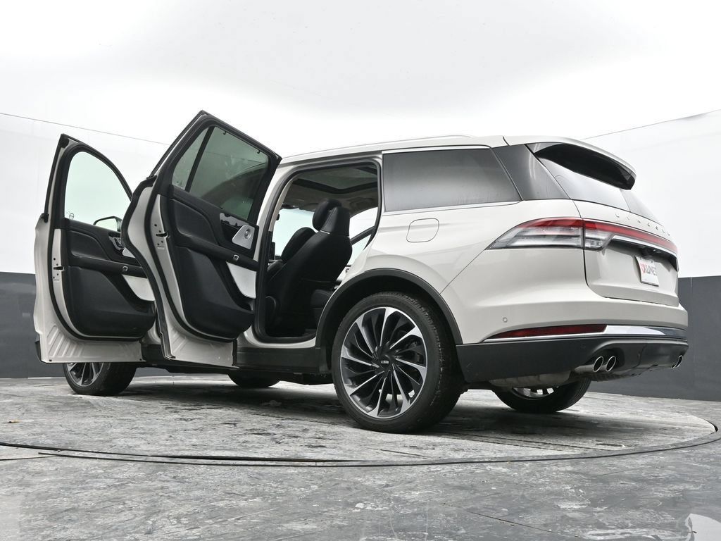 Used 2024 Lincoln Aviator Reserve w/ Equipment Group 201A AWD/4WD image 73