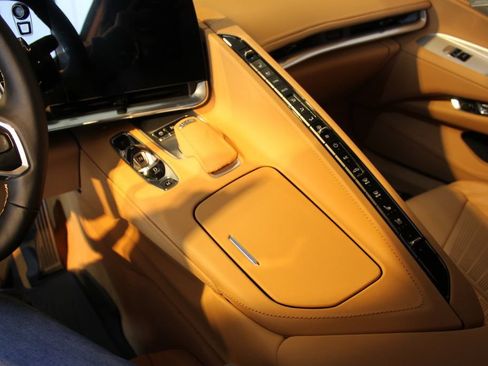 Used 2023 Chevrolet Corvette Stingray Premium Cpe w/ Z51 Performance Package RWD image 11