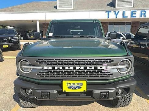 New 2025 Ford Bronco Badlands w/ Sasquatch Package image 3