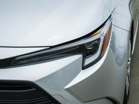 Certified 2025 Toyota Corolla LE FWD image 8