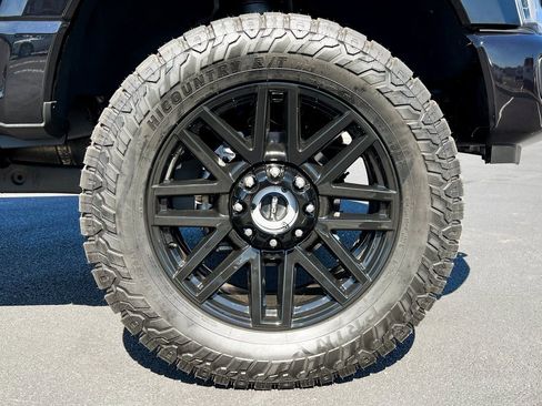 Used 2025 Ford F250 Platinum image 17