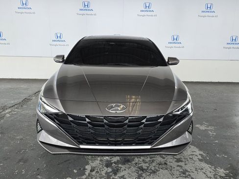 Used 2023 Hyundai Elantra SE image 34
