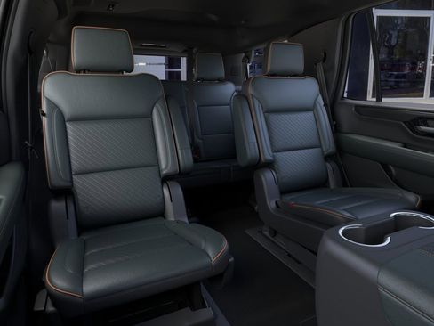 New 2026 GMC Yukon AT4 AWD/4WD image 17