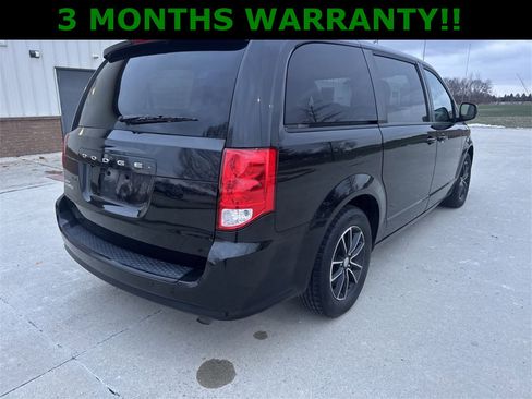 Used 2018 Dodge Grand Caravan SE image 25