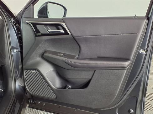 Used 2025 Mitsubishi Outlander SE image 8