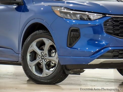 Used 2023 Ford Escape ST-Line w/ Tech Pack #1 image 3