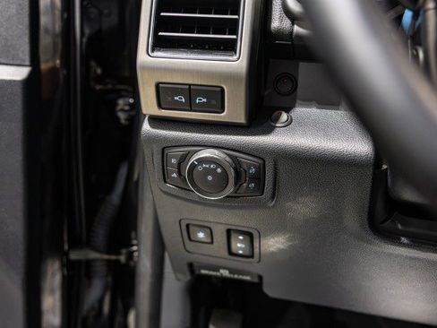 Used 2022 Ford F250 Platinum w/ FX4 Off-Road Package AWD/4WD image 46