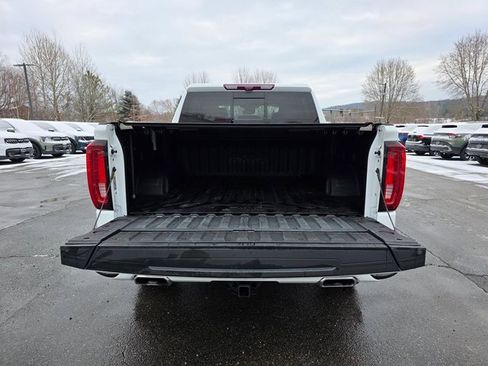 Used 2022 GMC Sierra 1500 AT4 w/ AT4 Premium Package image 11