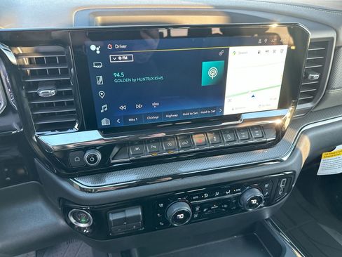 Used 2025 Chevrolet Silverado 1500 ZR2 image 15