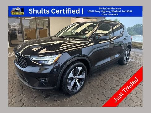 Used 2023 Volvo XC40 B5 Plus w/ Driver Assist Package AWD/4WD image 1