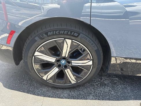 Used 2024 BMW iX xDrive50 w/ Sport Package AWD/4WD image 6